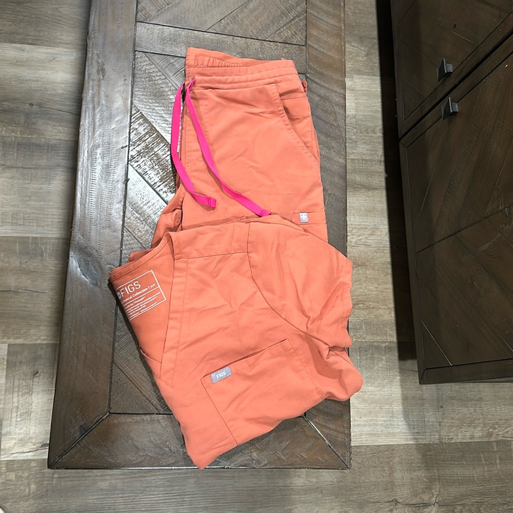 Figs scrub set